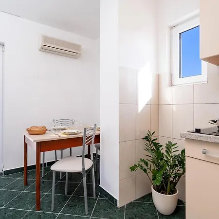 Longin - Zf Hvar Hvar Town