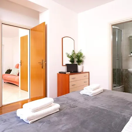 Longin - Zf Hvar Hvar Town