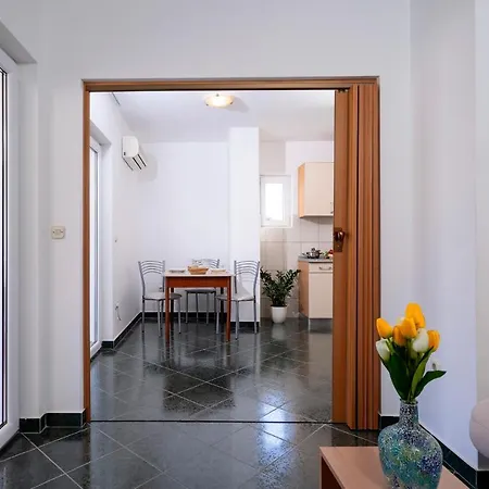 Longin - Zf Hvar * Hvar Town