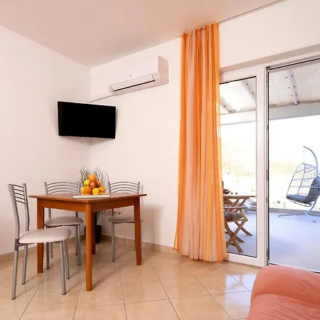 Longin - Zf Hvar Hvar Town