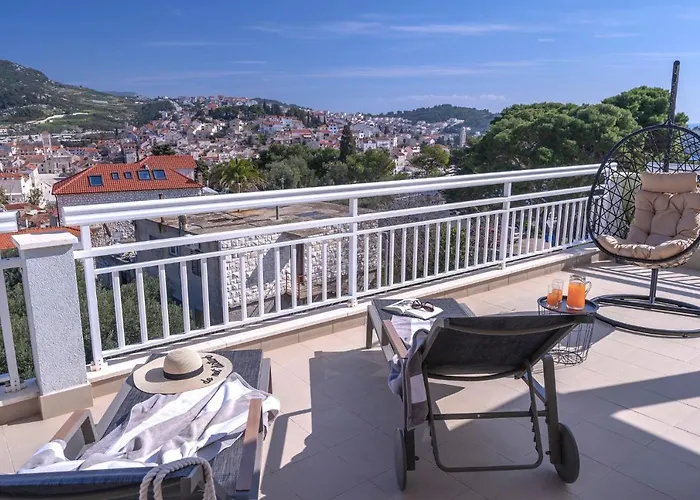 Longin - Zf Hvar * Hvar Town