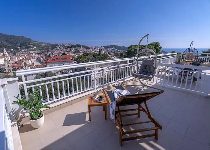 Longin - Zf Hvar * Hvar Town