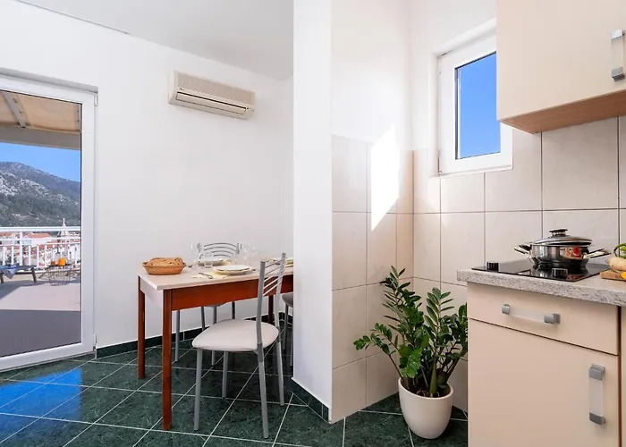 Longin - Zf Hvar Hvar Town