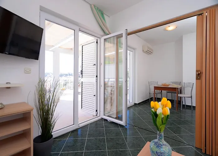 Longin - Zf Hvar Διαμέρισμα