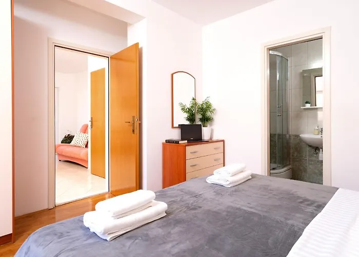 Longin - Zf Hvar Hvar Town